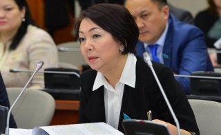 Увеличивается сумма госдолга Казахстана - депутат