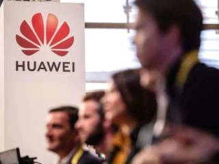 Huawei вынужденно переводит сотрудников из России в Казахстан