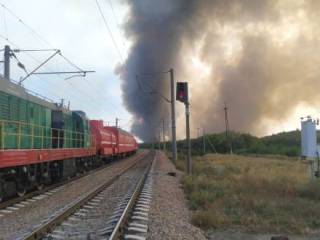 Пожарные поезда привлекли для тушения лесных пожаров в Костанайской области