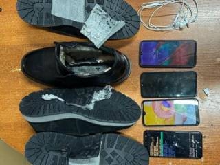 Мобильники в подошвах обуви пытались передать в СИЗО Актобе