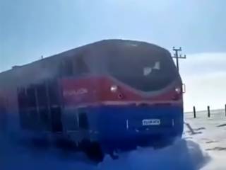 Поезд застрял в снегу в Актюбинской области