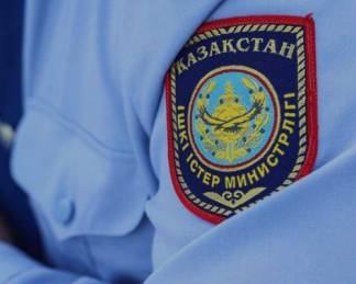 Полицейский случайно застрелил коллегу в Алматы