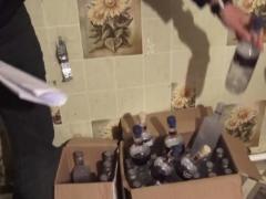 Житель Актобе организовал подпольный цех по производству алкоголя в собственном доме