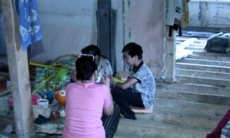 В Алматы многодетная семья живет в ужасных условиях после пожара