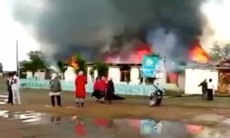 В Актюбинской области сельский клуб сгорел после удара молнии