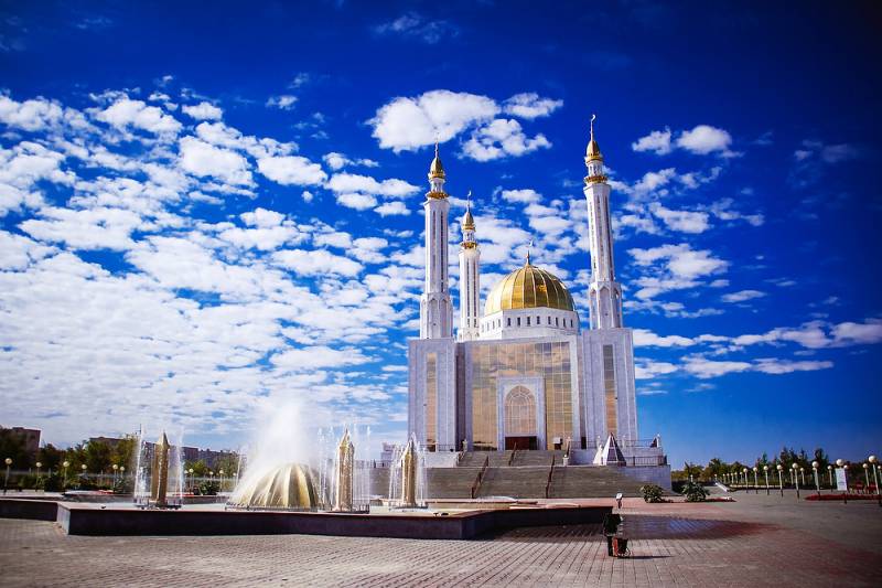 Мечеть «Нур Гасы́р»
