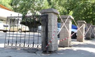 Снос заборов вокруг зданий в Алматы значительно улучшил облик мегаполиса