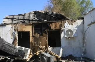 Пожар уничтожил жилой барак в Атырау – 59 человек потеряли всё имущество