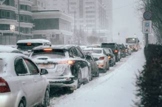 Сильнейший снегопад в Нур-Султане привел к транспортному коллапсу