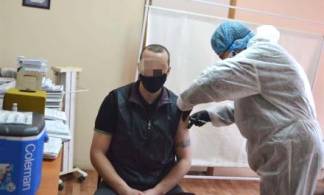 Осужденные получили прививку от коронавируса в Актобе