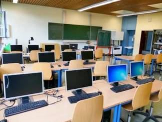 Общеобразовательной школе №60 доставили 50 компьютеров