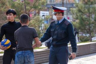 Профессионализм казахстанских стражей порядка давно вызывает вопросы