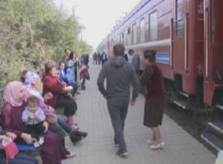 Жители Актюбинской области выстраиваются в большие очереди к «Поезду здоровья»