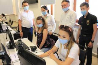 В Жетысу волонтеры помогают гражданам получать госуслуги в электронном формате